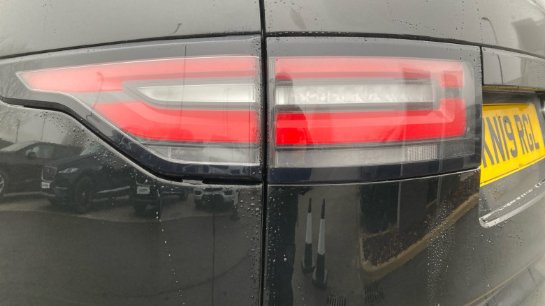 Land Rover Discovery 3.0 SDV6 HSE Luxury 5dr Auto Diesel Station Wagon